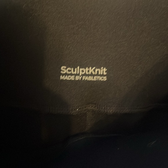 Fabletics Leggings with Pockets - Picture 8 of 15